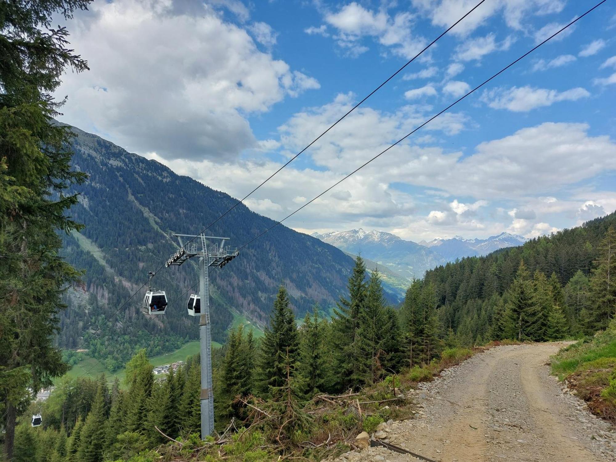 Blosegghof Bergchalets Waldblick Racines Exterior foto